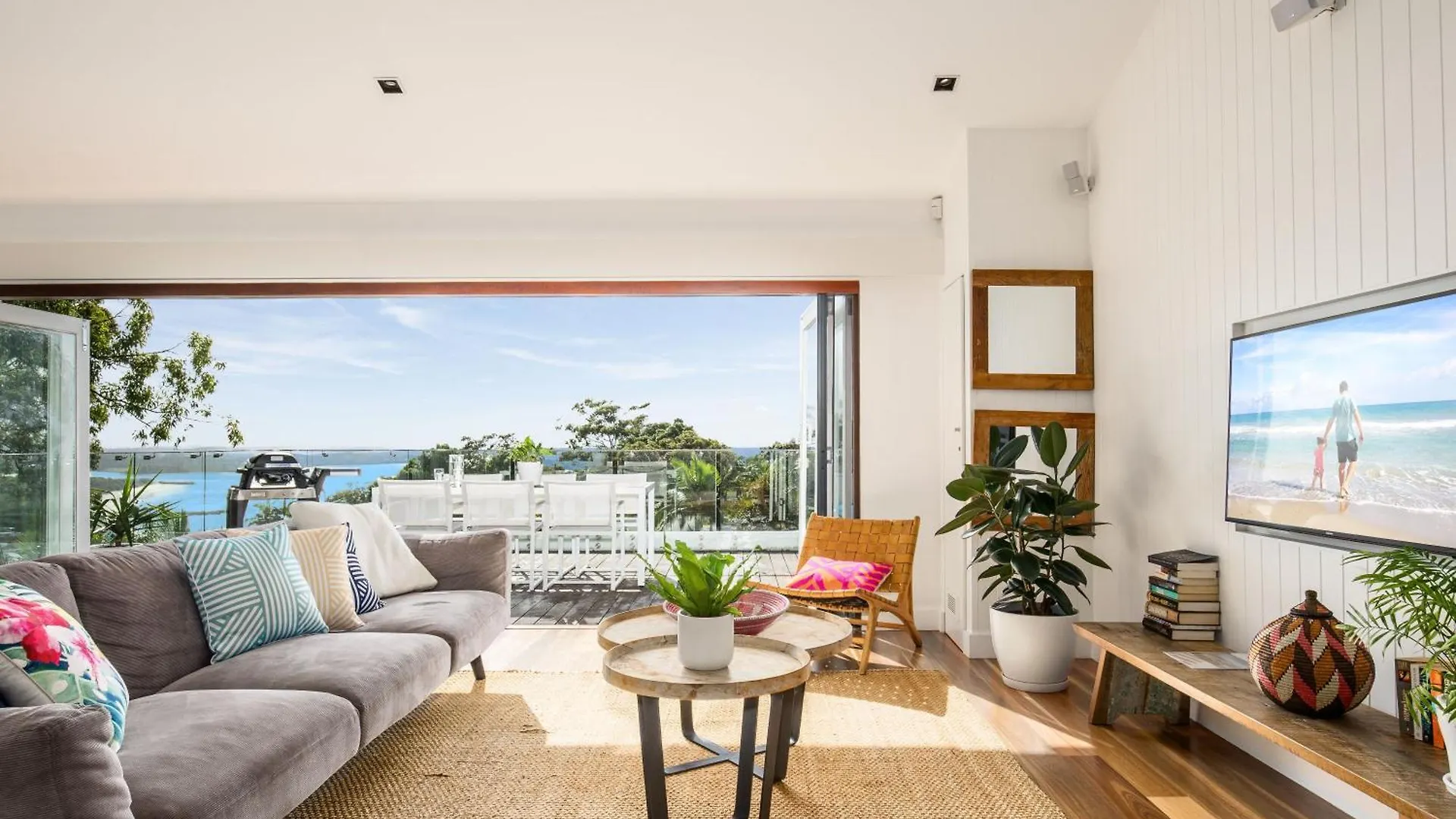 Luxury On The Hill, Noosa Heads Apartment Australia